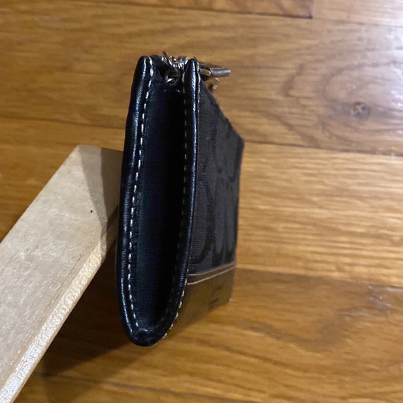 Coach - Zip Card Holder - Black - Picture 5 of 6